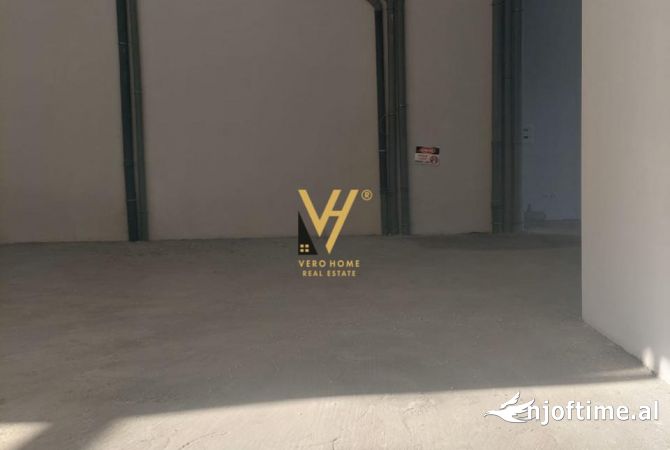 Business Property in Sale 1+1 in Tirana - 995,500 Euro