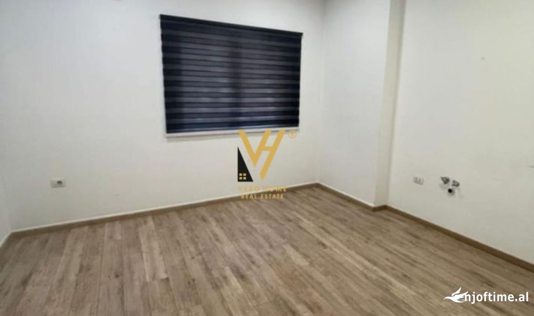 SHITET ZYRE 122 M2 TE RRUGA E ELBASANIT 488.000 EURO