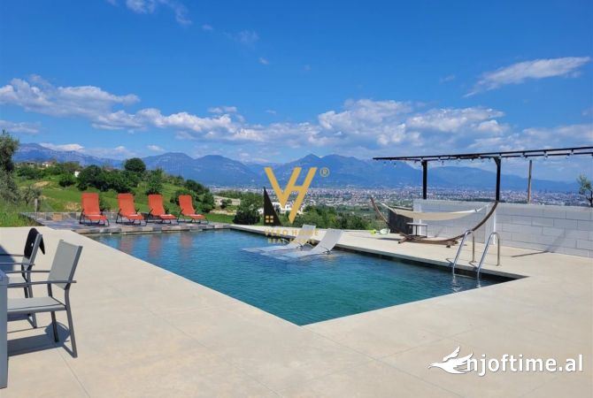 Shtepi me qera Vila Luksoze ne Tirane, 5+1, Mobilimi E mobiluar, Pagesa 7,000  Euro.