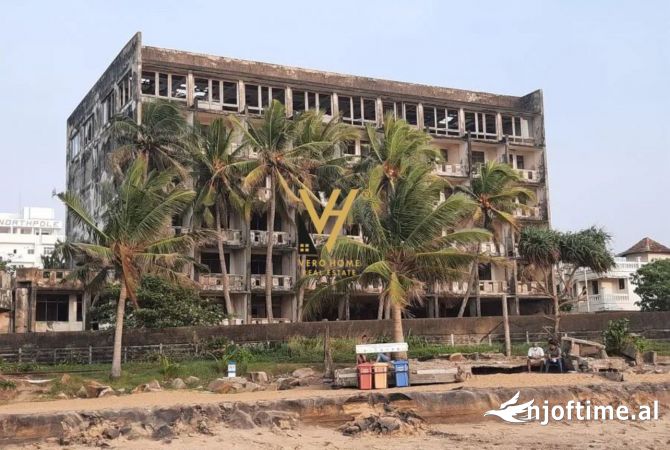 Ambiente Commerciale in Vendita 5+1 a Himara - 2,700,000 Euro