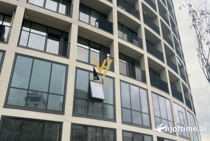 Ambiente Commerciale in Affitto 3+1 a Tirana - 15,000 Euro