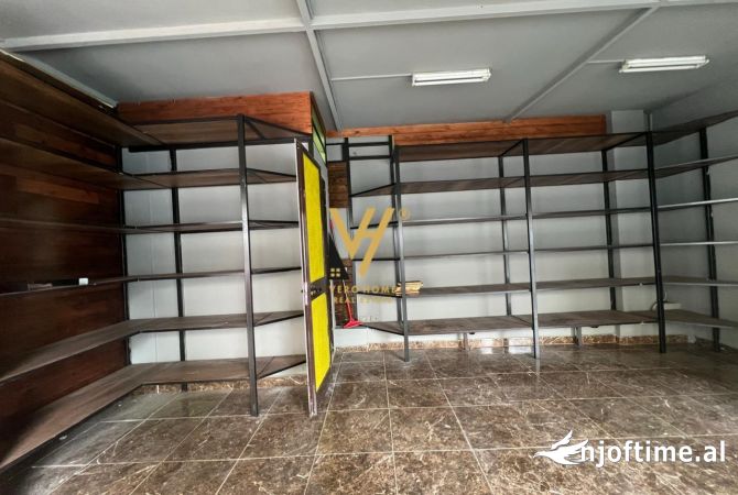 Ambiente Commerciale in Affitto 1+1 a Tirana - 750 Euro