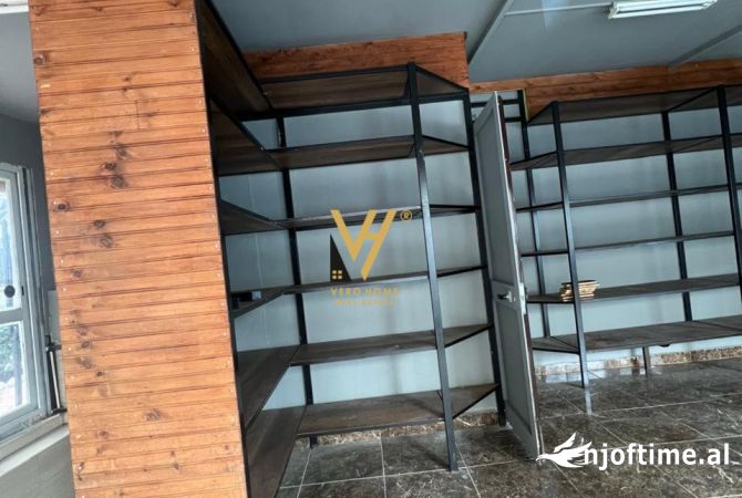Ambiente Commerciale in Affitto 1+1 a Tirana - 750 Euro