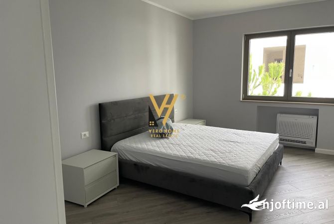 Shtepi me qera Apartament ne Vlore, 3+1, Mobilimi E mobiluar, Pagesa 2,500  Euro.