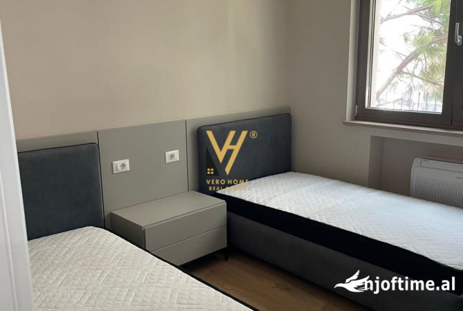 Shtepi me qera Apartament ne Vlore, 2+1, Mobilimi E mobiluar, Pagesa 1,250  Euro.