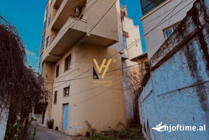 Ambiente Commerciale in Affitto 1+1 a Tirana - 600 Euro