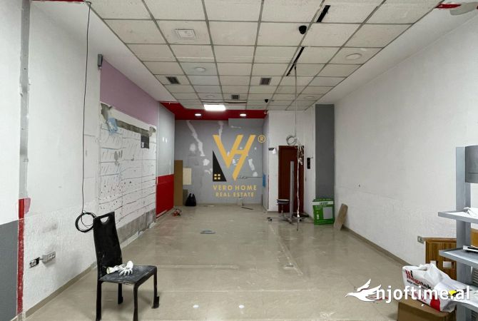 Ambiente Commerciale in Affitto 1+1 a Tirana - 750 Euro