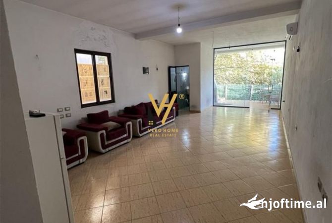 Ambiente Commerciale in Affitto 3+1 a Tirana - 350 Euro