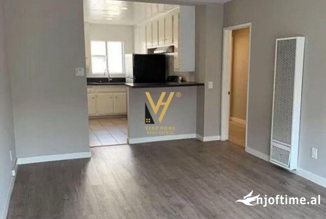 Ambiente Commerciale in Affitto 3+1 a Tirana - 65,000 Leke