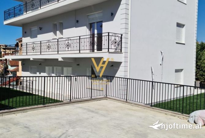 Ambiente Commerciale in Vendita 3+1 a Tirana - 730,000 Euro