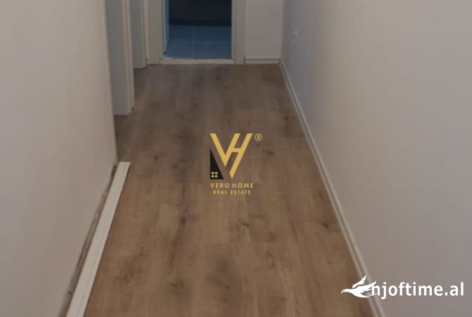 Ambiente Commerciale in Affitto 3+1 a Tirana - 600 Euro