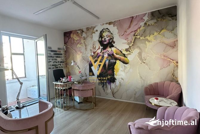 Ambiente Commerciale in Affitto 3+1 a Tirana - 10,000 Euro