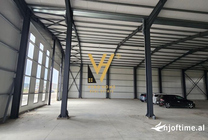 Ambient biznesi me qera 4+1 ne Durres - 2,500 Euro