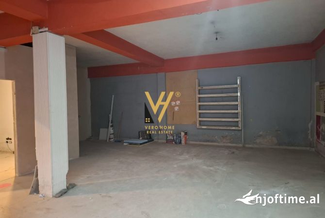 Ambiente Commerciale in Affitto 4+1 a Tirana - 2,000 Euro