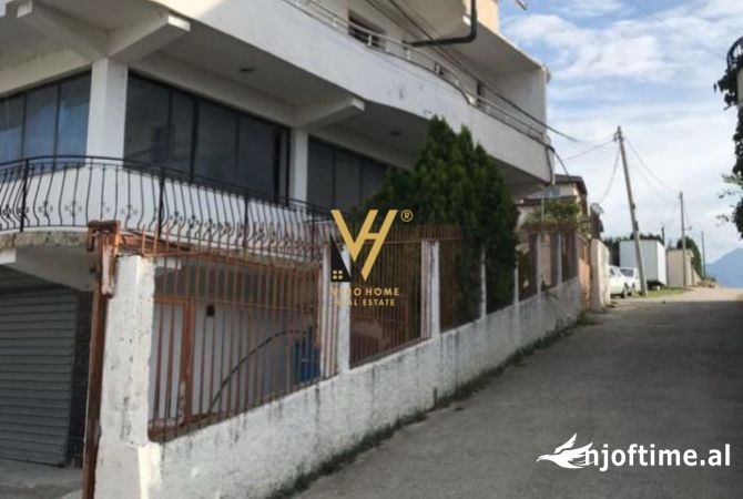 Ambiente Commerciale in Affitto 3+1 a Tirana - 5,000 Euro