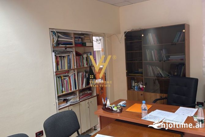 Ambiente Commerciale in Affitto 3+1 a Tirana - 450 Euro