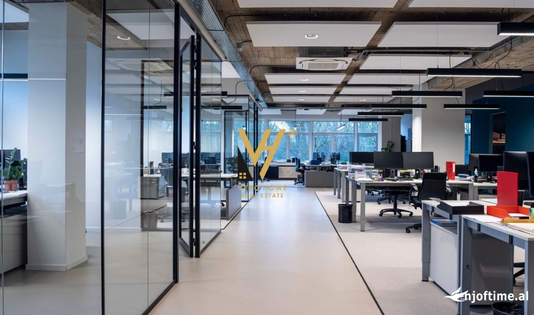 SHITEN 3 AMBJENTE KOMERCIALE TEK RRUGA E DIBRES 710.000 EURO