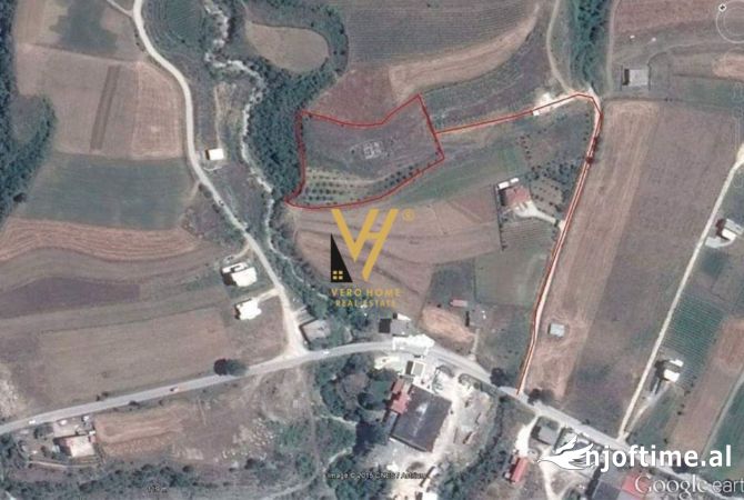 Truall ose Toke ne Gjirokaster - 85,000 Euro