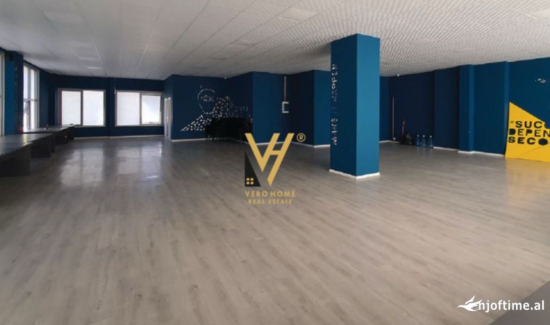 SHITET AMBIENT BIZNESI 240 M2 TE RRUGA BARDHYL 622.000 EURO