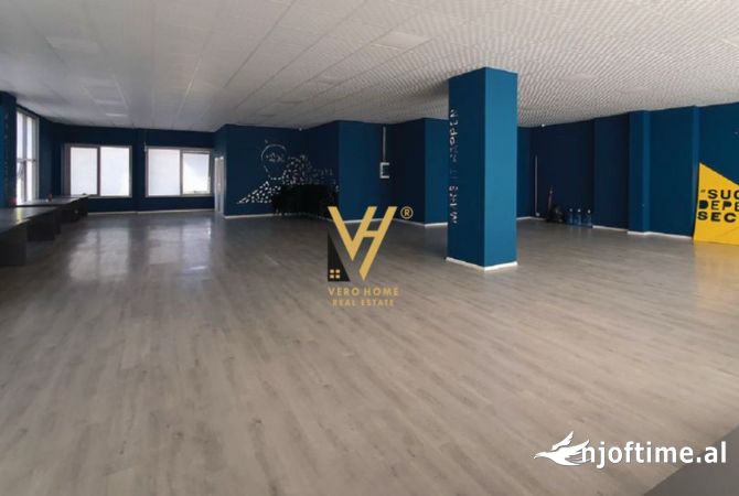 Ambient biznesi ne shitje 3+1 ne Tirane - 622,000 Euro