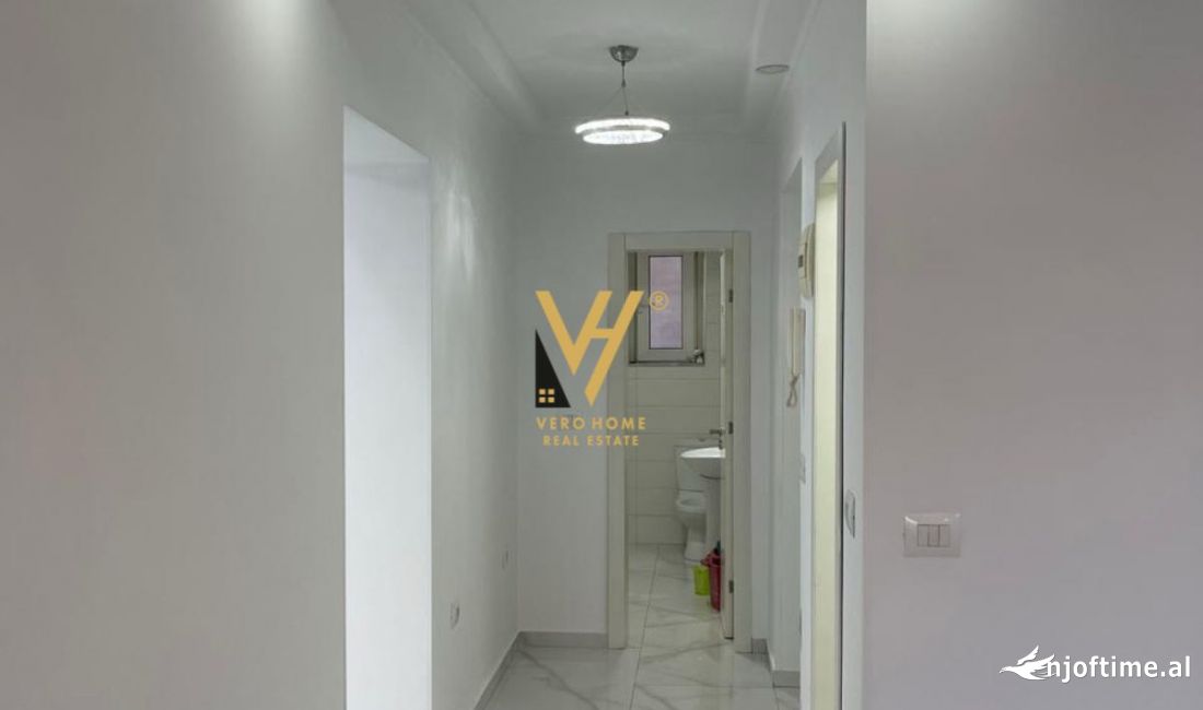 SHITET ZYRE 47 M2 TE RRUGA E DIBRES 135.000 EURO