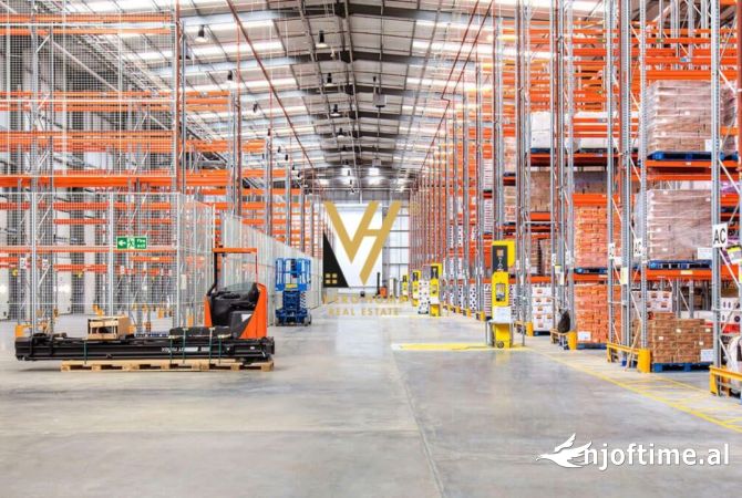 Ambiente Commerciale in Vendita 4+1 a Durazzo - 2,800,000 Euro