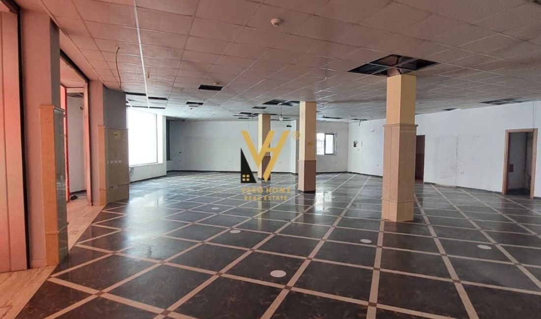 SHITET AMBJENT BIZNESI 996 M2 TE ALI DEMI 1.600.000 EURO