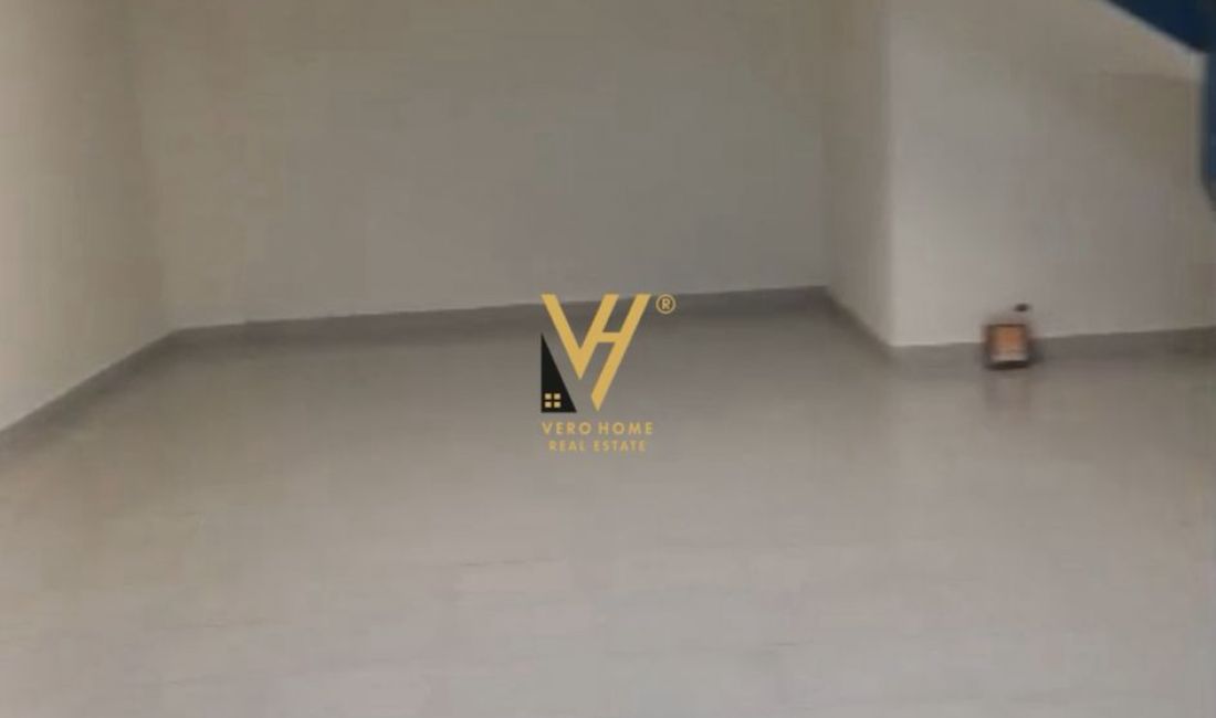 JEPET AMBIENT BIZNESI 150M2 ME QERA TE RR. RESHIT PETRELA 1.500 EURO