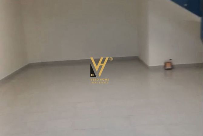 JEPET AMBIENT BIZNESI 150M2 ME QERA TE RR. RESHIT PETRELA 1.500 EURO