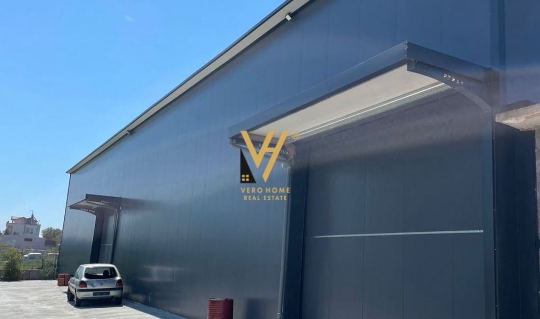 JEPET KAPANON 350M2 ME QERA NE ARAPAJ, DURRES 900 EURO