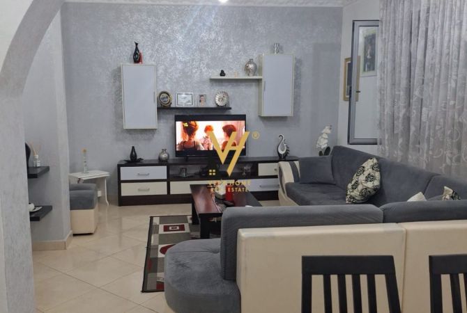 Casa privata/Indipendente in vendita a Elbasan 4+1, Arredato