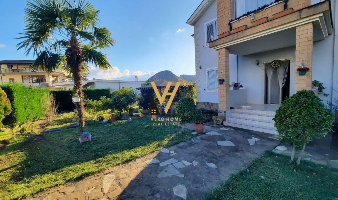 Casa privata/Indipendente in vendita a Elbasan 4+1, Arredato