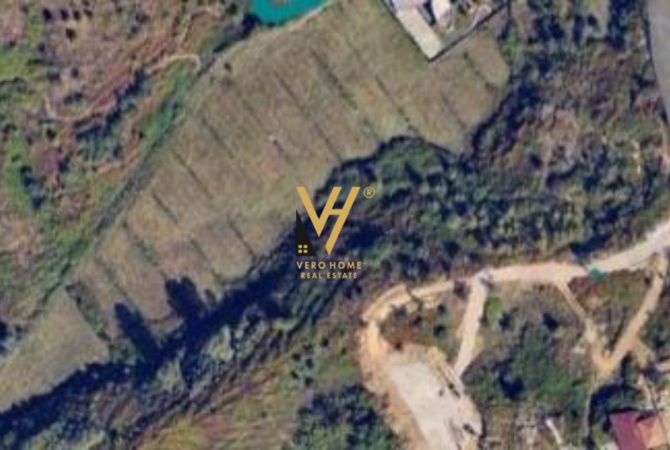 Truall ose Toke ne Tirane - 612,000 Euro