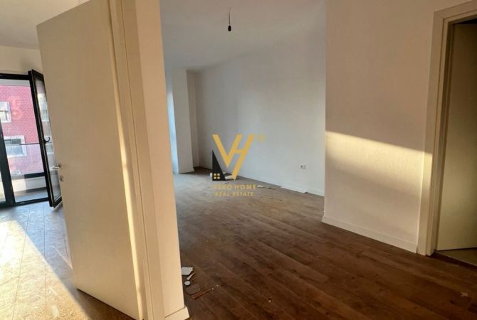 Business Property for Rent 3+1 in Tirana - 500 Euro