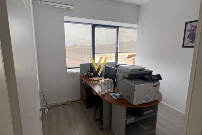 Business Property for Rent 4+1 in Tirana - 2,600 Euro