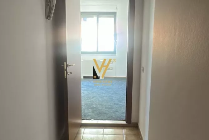 Business Property for Rent 3+1 in Tirana - 1,300 Euro