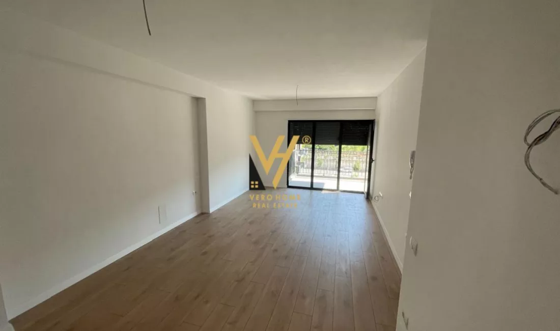 JEPET ZYRE 100M2 ME QERA TE KOMPLEKSI OLIMIPIK 800 EURO