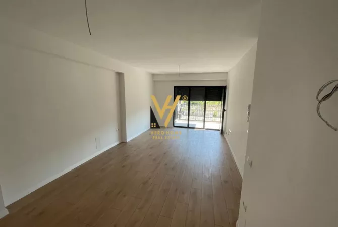 Business Property for Rent 3+1 in Tirana - 850 Euro