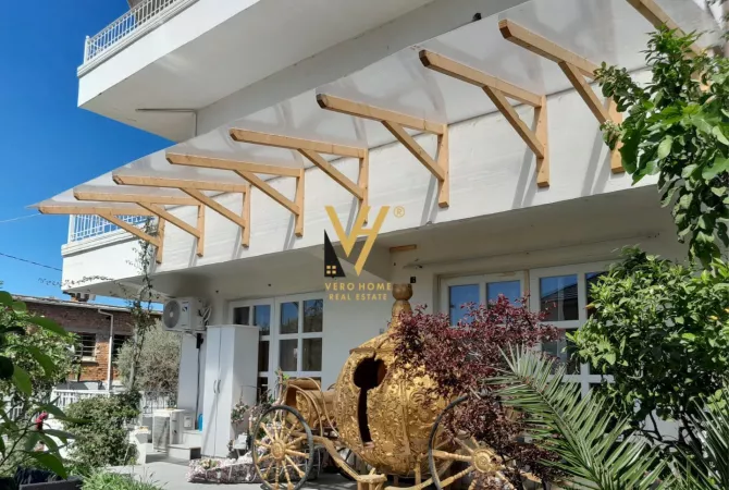 Business Property for Rent 3+1 in Tirana - 150,000 Leke