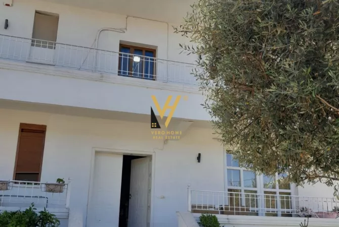 Business Property for Rent 3+1 in Tirana - 150,000 Leke