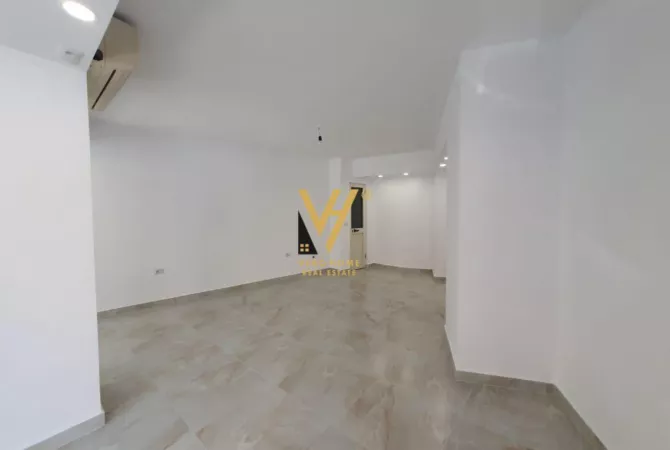 Business Property for Rent 1+1 in Tirana - 70,000 Leke