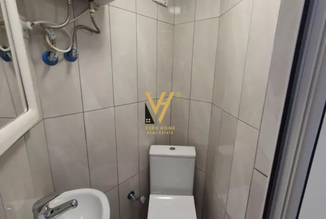 Business Property for Rent 1+1 in Tirana - 70,000 Leke