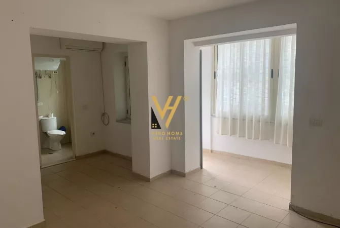 Business Property for Rent 3+1 in Tirana - 400 Euro