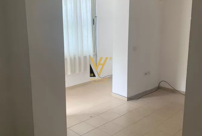 Business Property for Rent 3+1 in Tirana - 400 Euro