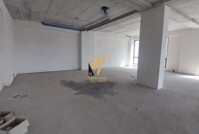 Business Property for Rent 3+1 in Tirana - 3,600 Euro
