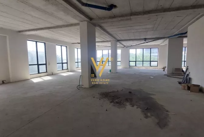 Business Property for Rent 3+1 in Tirana - 3,600 Euro