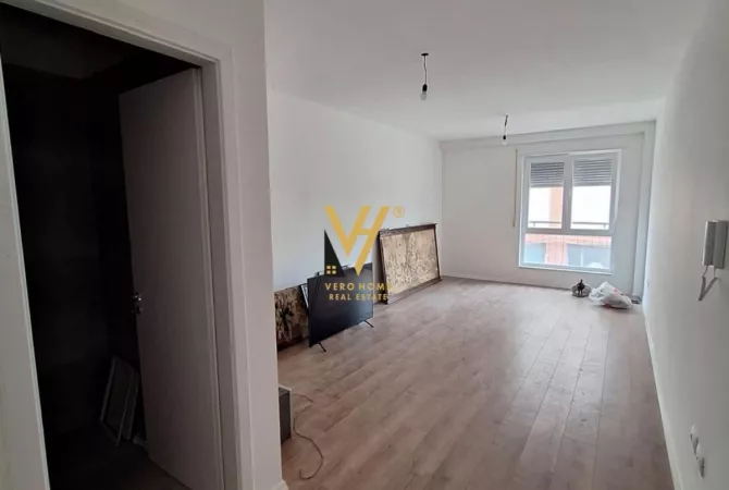 Business Property for Rent 3+1 in Tirana - 60,000 Leke