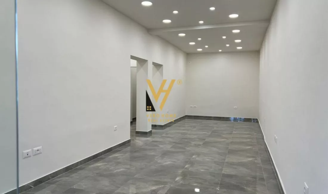 SHITET DYQAN 89 M2 TE STADIUMI DINAMO 525.000 EURO