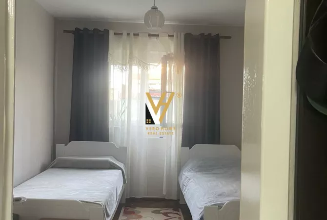 Shtepi ne shitje Apartament ne Pogradec, 2+1, Mobilimi E mobiluar, Pagesa 90,000  Euro.