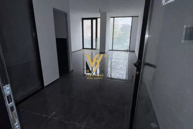 Business Property for Rent 3+1 in Tirana - 450 Euro